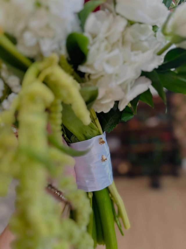 It’s the most beautiful day for a bridal bouquet 😍 
#weddingbells