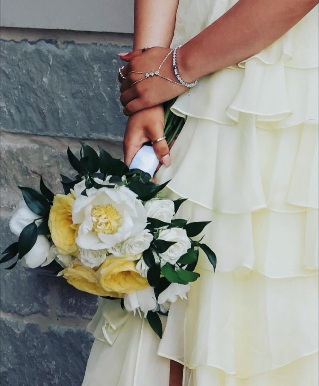 Prom pics are still coming in hot and this one is pure buttery vibes ✨🌼🌙✨ #yellowbutter #dutchesspeony #smoothlikebutter