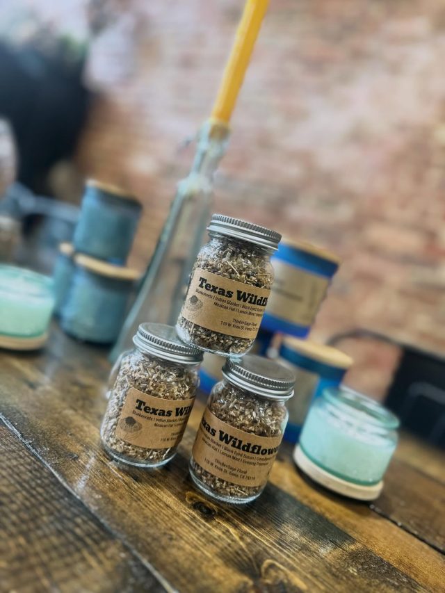 The most adorable masons filled with all the love of our Texas Wildflower Fields 😍 #texaswildflowers 

These 4oz wildflower mason jars are the perfect size to start your own perfect patch! #bluebonnets #coneflower #mexicanhat #blackeyedsusan
